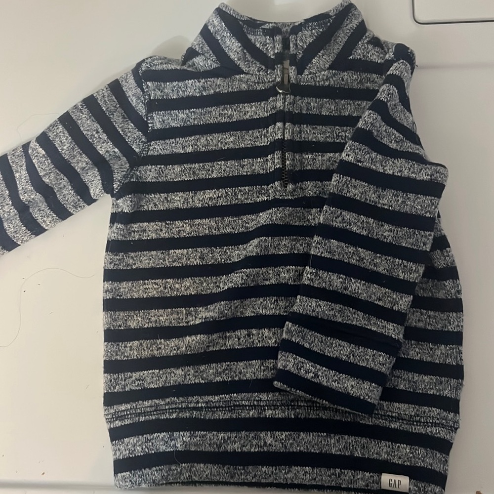 4/$15 12-18m gap striped  sweater